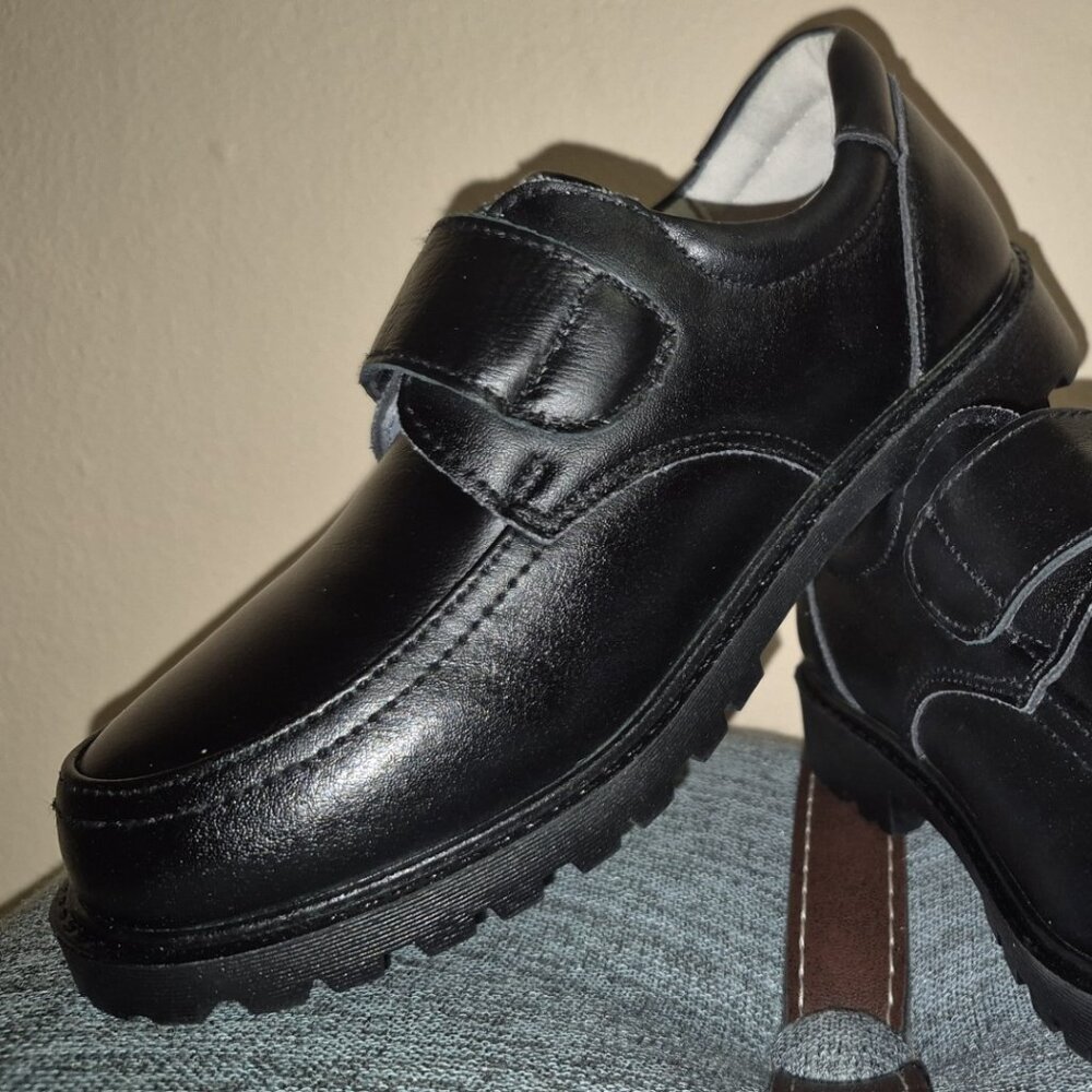 Black School Shoes – Boys Size 12